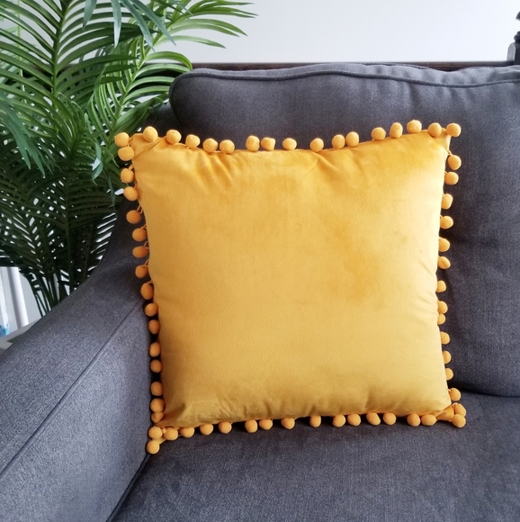 🌻NEW🌻 2 Velvet Pom Pom Cushion Covers, Gold - Picture 2 of 5